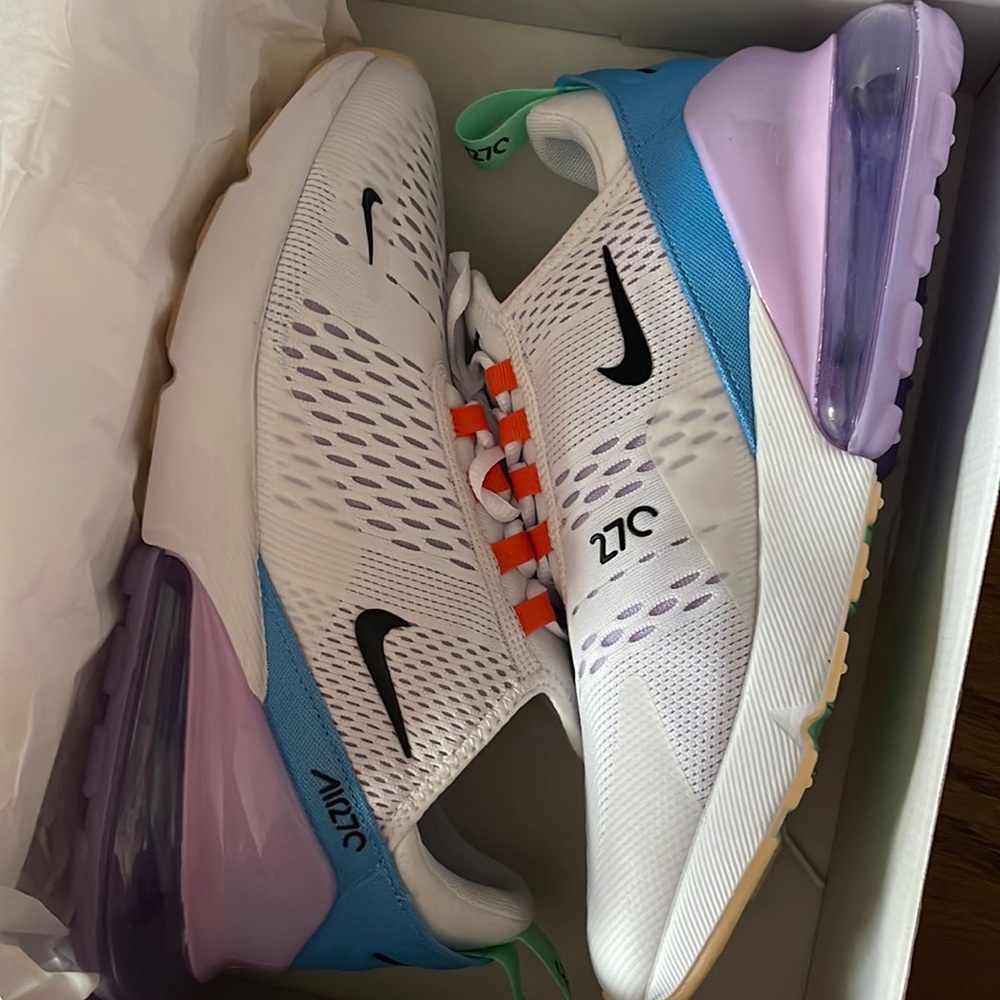 Nike Air Max 270 Womens size 10